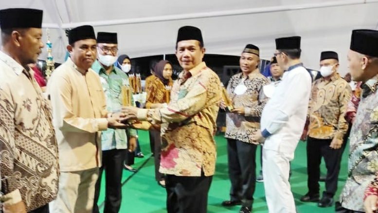 Kota Ternate Saat Menerima Hadiah