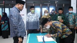 Penandatangan Berita Acara Pelantikan (Bucek Humas)
