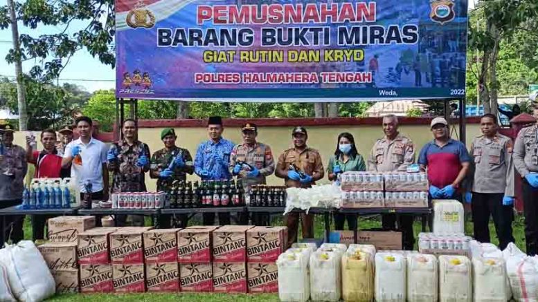 Babuk Minuman Keras yang dimusnahkan
