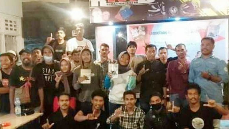 Foto Bersama Usai Launching Buku