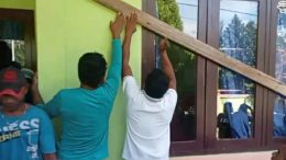 Kantor Camat Batang Dua Saat Diboikot Warga
