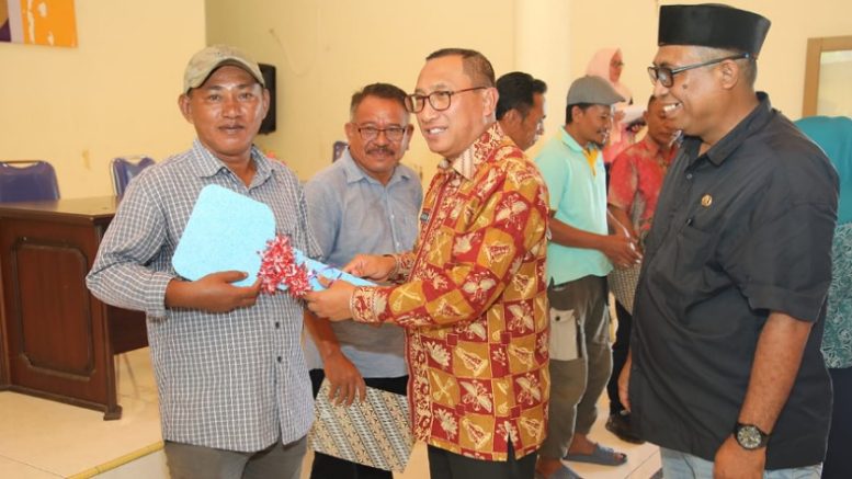 Penyerahan Bantuan ke Nelayan