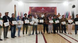 Penyerahan form D. Hasil KABKO ke Saksi