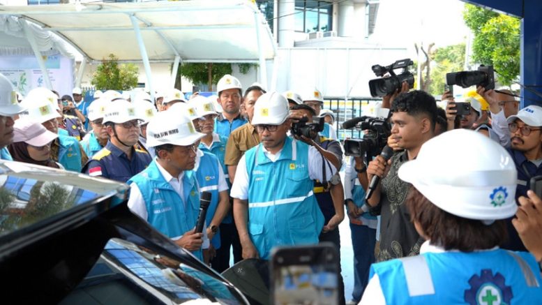 Menteri ESDM Bahlil Lahadalia Saat Berkunjung ke Ambon