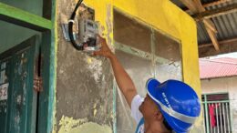 Penyalaan Listrik Warga Kurang Mampu