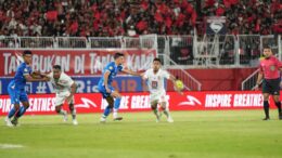 Aksi Wahyu Prast Saat Malut United Mengalahkan Persib