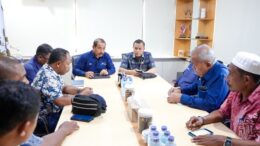 General Manager PLN UIW MMU bersama Bupati Buru Selatan Memimpin Rapat