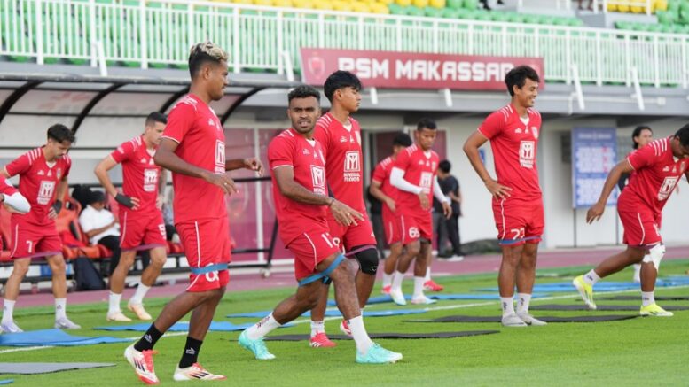 Skuad Malut United Saat Latihan