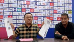 Asghar Saleh Didampingi Hengky Oba Saat Menunjukan Bukti Transfer ke Imran dan Yeyen