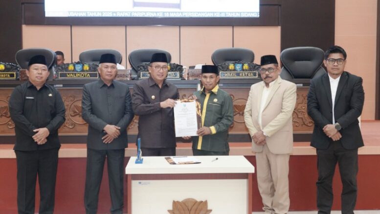 Penyerahan Dokumen APBD-P 2025 Yang Telah Disahkan DPRD