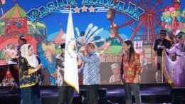 Penyerahan Pataka JKPI ke Wali Kota Ternate M. Tauhid Soleman