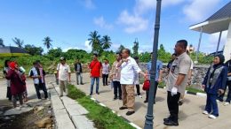 Dirjen Perumahan Pedesaan, Kementerian Perumahan dan Kawasan Permukiman Imran Didampingi Kepala Disperkimtan Tony S. Pontoh Tinjau Huntap Jambula