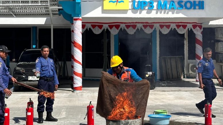 PLN UP3 Masohi Gelar Simulasi Kebakaran