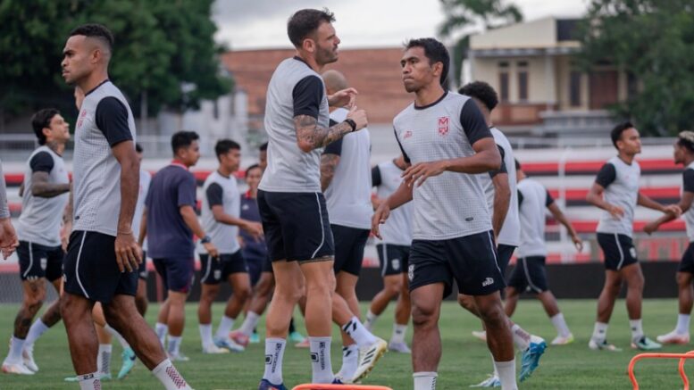 Latihan Malut United