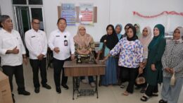Bantuan Yang Diserahkan ke Pelaku UMKM