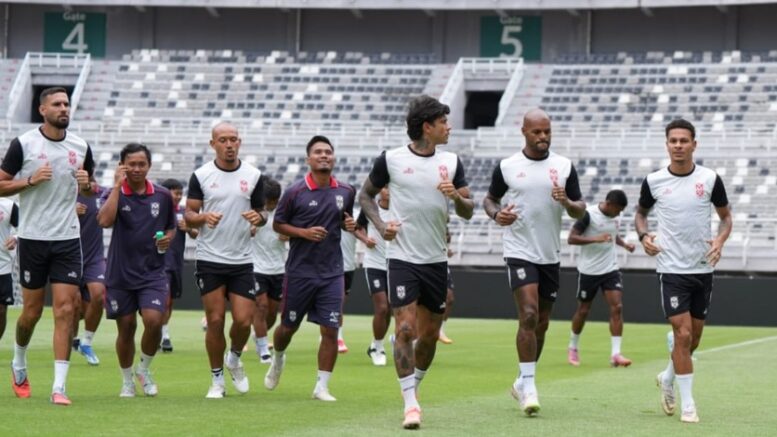 Latihan Malut United di Gelora Bung Tomo