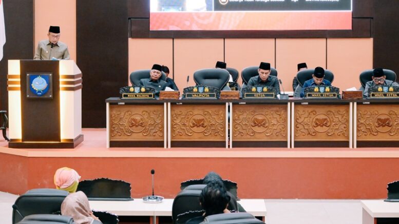 Wali Kota Ternate M. Tauhid Soleman Sampaikan LKPJ 2025