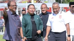 Sekda Rizal Marsaoly Bersama Wakasad TNI-AD Letjen TNI Muhammad Saleh Mustafa dan Manajemen Malut United