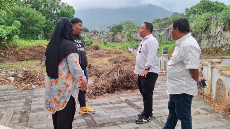 Peninjauan Lokasi yang Bakal Dibangun Lapangan Basket