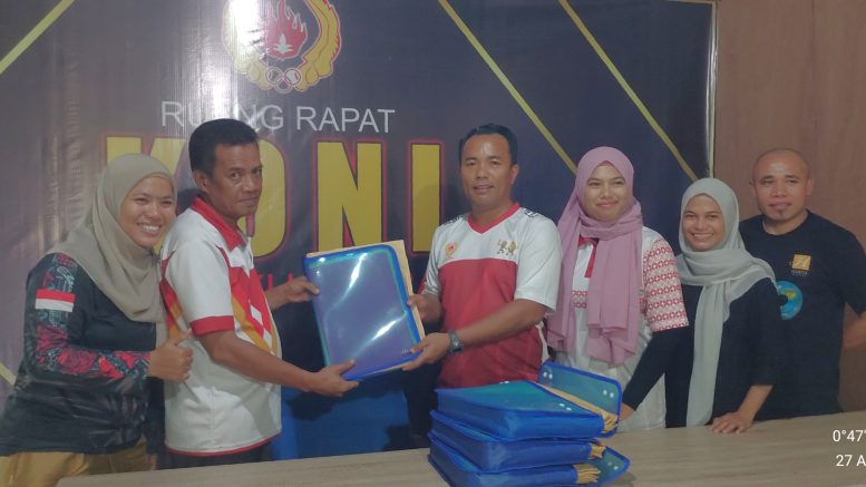 Penyerahan Dokumen ke KONI Provinsi Malut