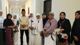 Wali Kota Bersama Istri Saat Meninjau Langsung di Embarkasi Makasar