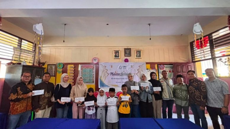 Berbagi Dengan Anak Yatim