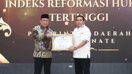 Wali Kota Terima Penghargaan